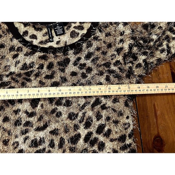 New Directions women's leopard print crew neck sweater size M very soft - Picture 5 of 6